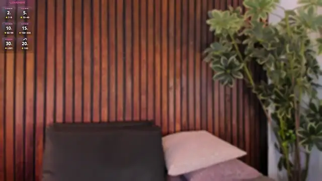 Snapshot of Jennmiiller_ chatting on October 9, 12:31 pm Jennmiiller online show from October 9, 12:31 pm