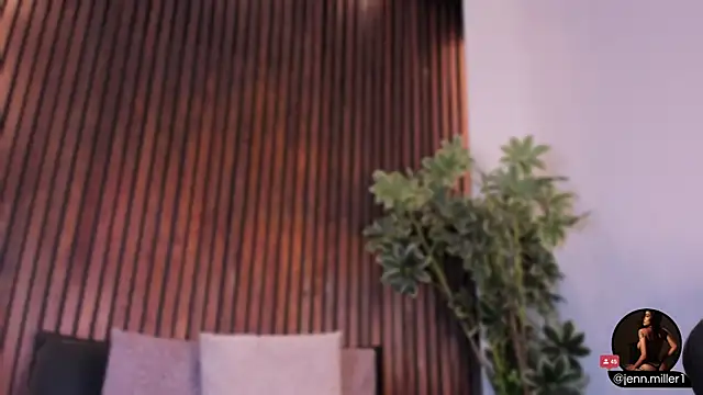 Snapshot of Jennmiiller_ chatting on October 18, 12:41 pm Jennmiiller online show from October 18, 12:41 pm