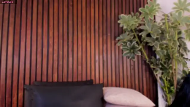 Snapshot of Jennmiiller_ chatting on November 1, 12:53 pm Jennmiiller online show from November 1, 12:53 pm