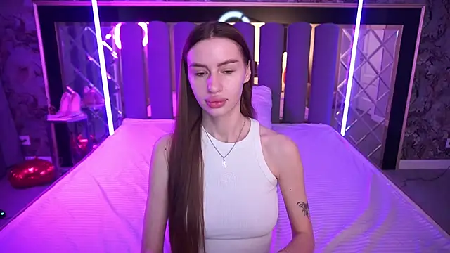 Snow WhiteeeX online show from April 15, 6:03 am