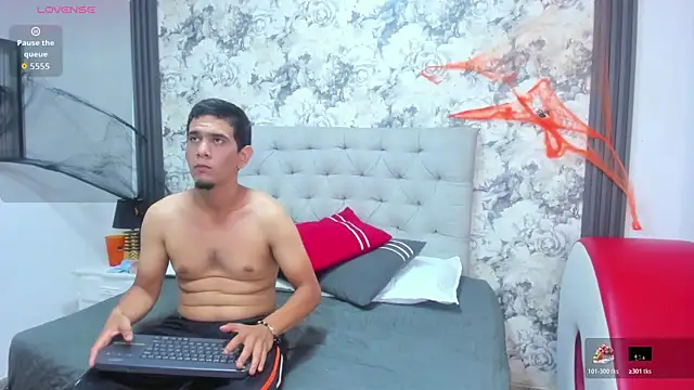 Snapshot of alexxa_and_sadman chatting on October 31, 1:51 am alexxa and sadman online show from October 31, 1:51 am