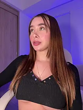 Lanataylor- online show from February 27, 12:10 am