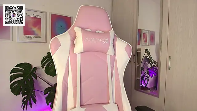 SweetJunne online show from September 10, 11:49 pm