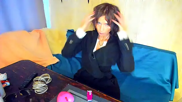 Elizabe th online show from June 24, 1:37 am