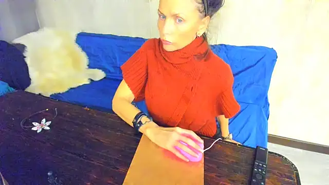 Elizabe th online show from July 24, 8:06 pm
