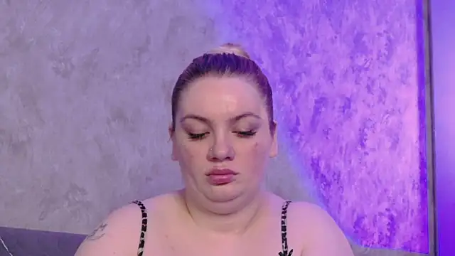 MelanieBrownn online show from May 29, 4:43 am