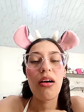 Snapshot of Ary-18 chatting on October 4, 8:13 pm Ary-18 online show from October 4, 8:13 pm