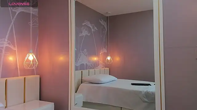 Snapshot of Sensual_Sophie_ chatting on October 14, 3:25 pm Sensual Sophie online show from October 14, 3:25 pm