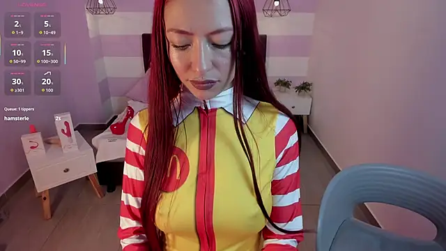 Scarlett  bell online show from October 31, 1:59 pm