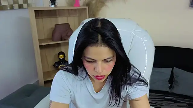 Eliie Ruizz online show from October 18, 8:54 pm