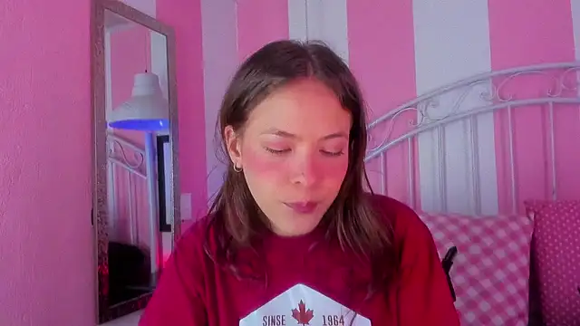 Liah Grey8 online show from March 31, 9:15 pm