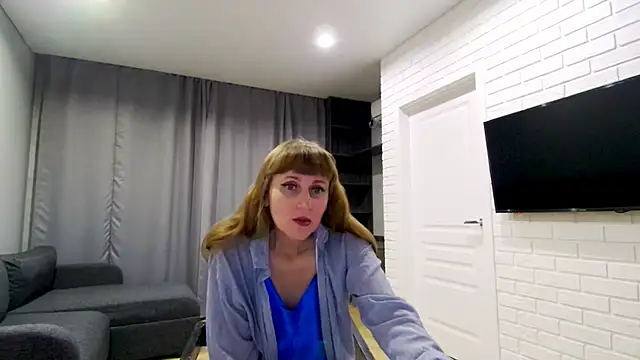 Daniella Lorente online show from October 13, 9:28 pm