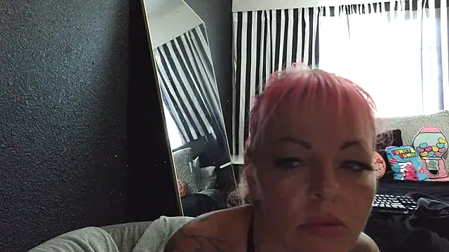 rileyraerhoads online show from October 3, 11:21 pm