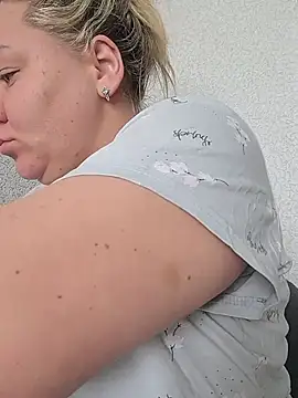 AnnaCurvy online show from March 20, 4:17 am