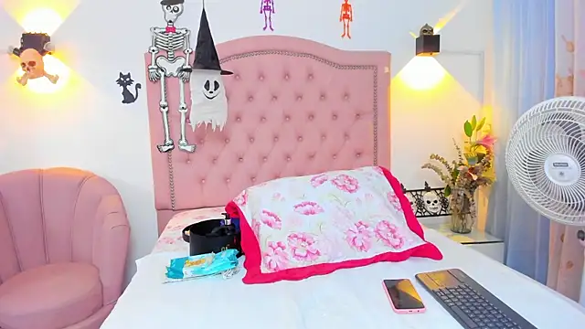 JulieeHabubu online show from October 25, 3:47 am