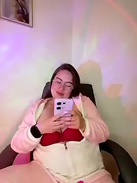 Snapshot of soofy__ chatting on September 16, 3:47 am soofy   online show from September 16, 3:47 am