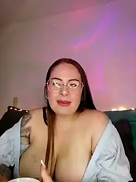 Snapshot of soofy__ chatting on October 24, 4:41 am soofy   online show from October 24, 4:41 am