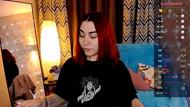 hannacheekss  online show from December 1, 2:04 am