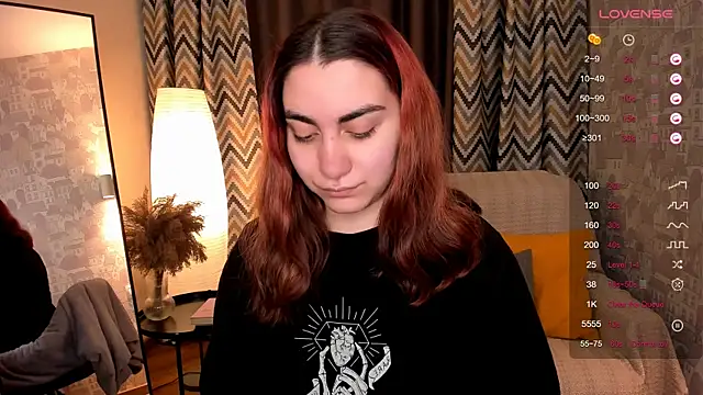 hannacheekss  online show from October 6, 2:06 am