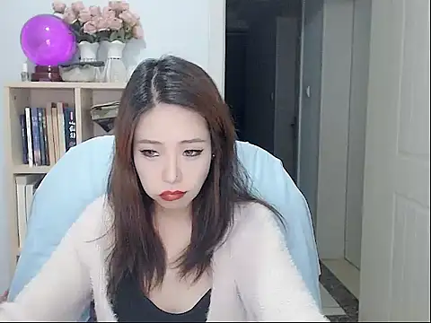 Snapshot of SuSushi728 chatting on October 22, 4:12 pm SuSushi728 online show from October 22, 4:12 pm