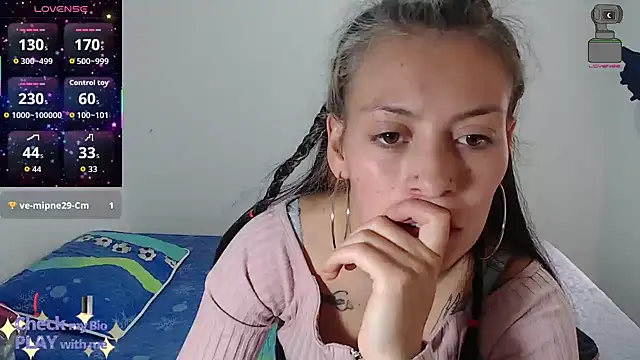 Snapshot of Tefannyy_ chatting on September 11, 11:05 pm Tefannyy online show from September 11, 11:05 pm