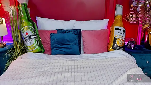 Snapshot of GiaCale chatting on September 21, 5:17 am GiaCale online show from September 21, 5:17 am