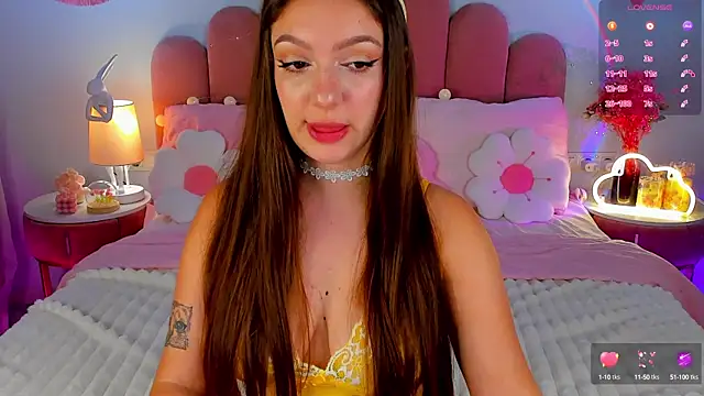 Snapshot of GiaCale chatting on September 13, 12:24 pm GiaCale online show from September 13, 12:24 pm