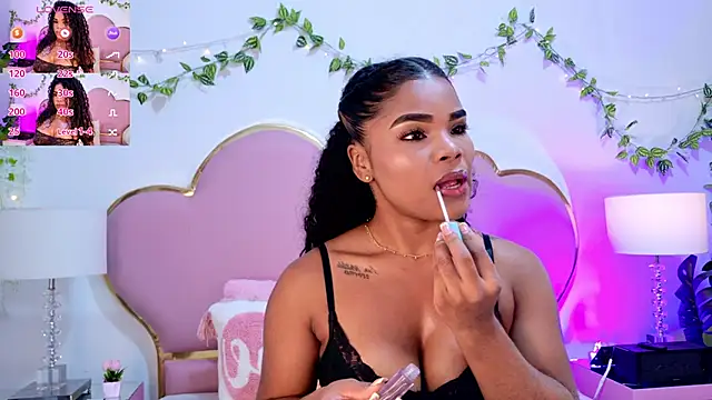 NahiaraReina online show from February 8, 1:59 pm