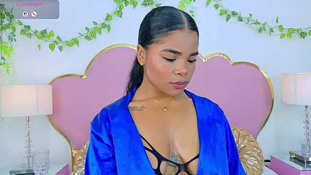 Snapshot of NahiaraReina chatting on October 28, 1:17 pm NahiaraReina online show from October 28, 1:17 pm