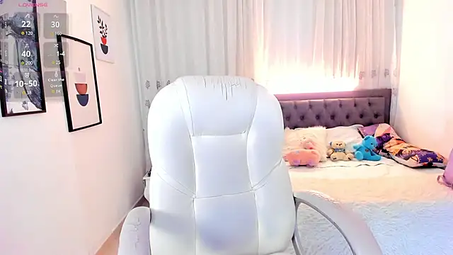 yenny garcia online show from February 18, 6:40 pm