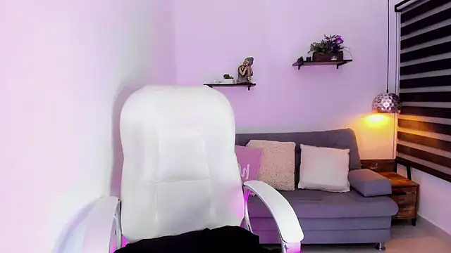 yenny garcia online show from October 3, 7:19 pm