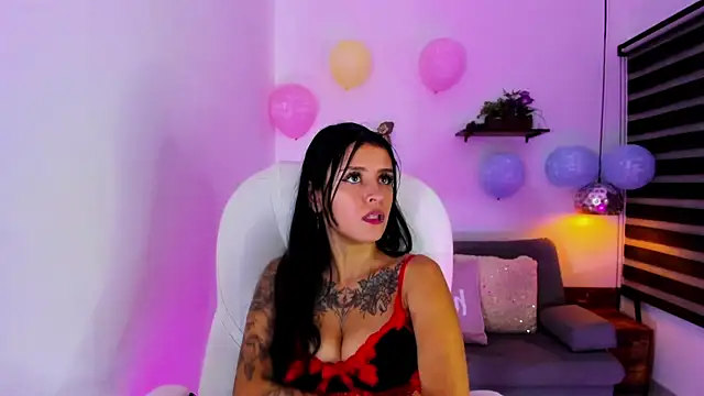 yenny garcia online show from October 9, 6:34 pm