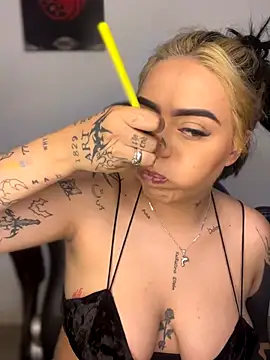 AnnikaMerliahh  online show from November 7, 9:42 pm