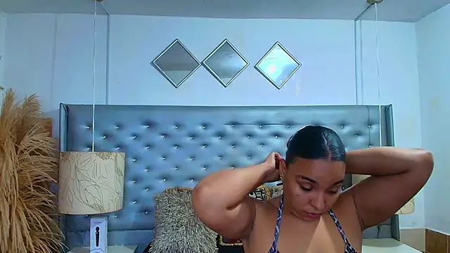 EileenBenzon online show from November 22, 6:32 pm