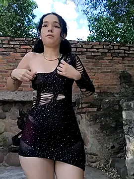 sweet outdoor charm online show from October 4, 8:46 pm