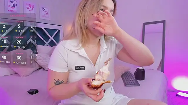 Snapshot of ibella7 chatting on September 18, 11:25 pm ibella7 online show from September 18, 11:25 pm