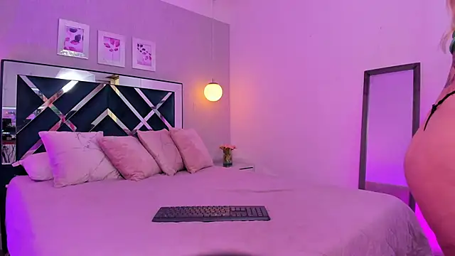 Snapshot of ibella7 chatting on October 16, 7:16 pm ibella7 online show from October 16, 7:16 pm