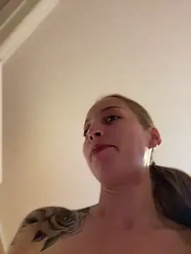 Hr Fru Olsen online show from May 11, 3:29 pm