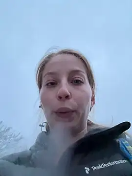 Hr Fru Olsen online show from February 22, 4:41 pm