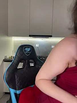 CurlyLara online show from March 28, 2:33 am