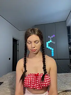 CurlyLara online show from February 4, 7:39 pm