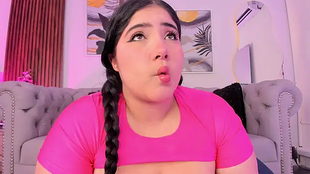 Snapshot of AmberiniHoffman chatting on October 19, 12:40 pm AmberiniHoffman online show from October 19, 12:40 pm