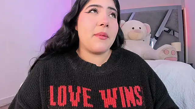 Snapshot of AmberiniHoffman chatting on October 27, 12:12 pm AmberiniHoffman online show from October 27, 12:12 pm