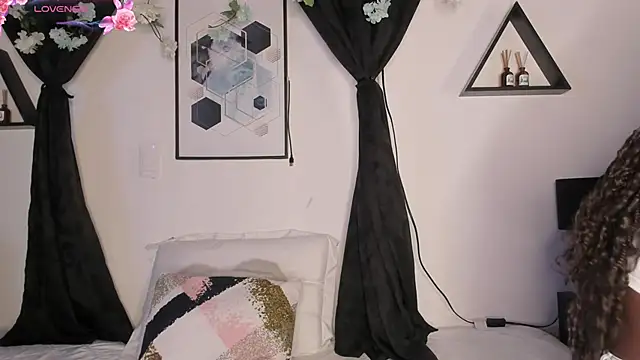 Khenta Michells online show from March 21, 10:09 am