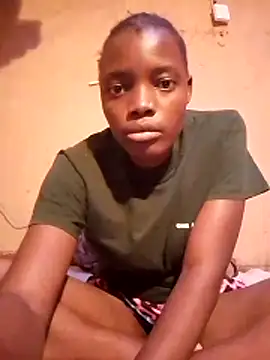 Snapshot of QUEEN-NAIMA chatting on October 9, 11:47 am QUEEN-NAIMA online show from October 9, 11:47 am