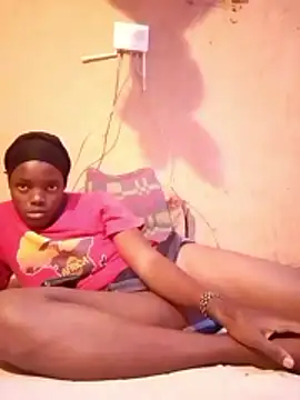 Snapshot of QUEEN-NAIMA chatting on October 24, 7:26 am QUEEN-NAIMA online show from October 24, 7:26 am