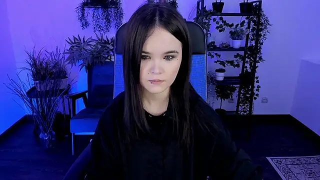 Elainebeness online show from December 5, 8:21 pm