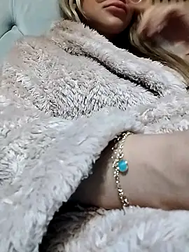 fofinhaa12 online show from November 7, 2:44 pm