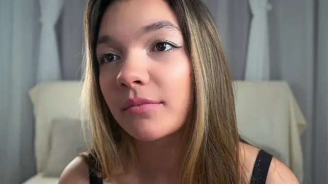 Snapshot of VeronaAppleberry chatting on October 5, 11:59 am VeronaAppleberry online show from October 5, 11:59 am