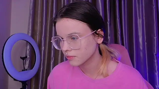 HanaMitsuri online show from April 14, 6:30 pm